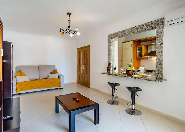 Casa Encosta Da Marina